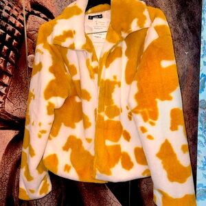 Women’s Faux fur coat 
Sz M